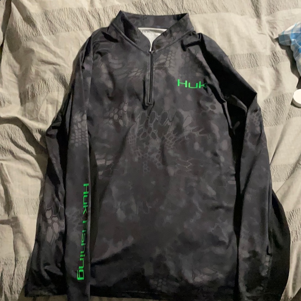 Huk fishing long sleeve pullover
